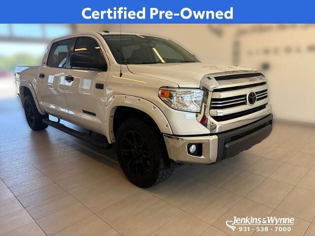2017 Toyota Tundra SR5 — photo 1 of 14