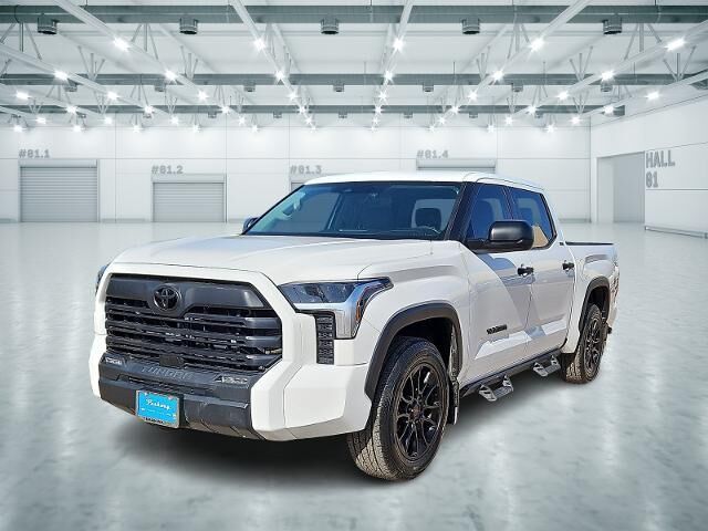 2024 Toyota Tundra SR5 — photo 1 of 13