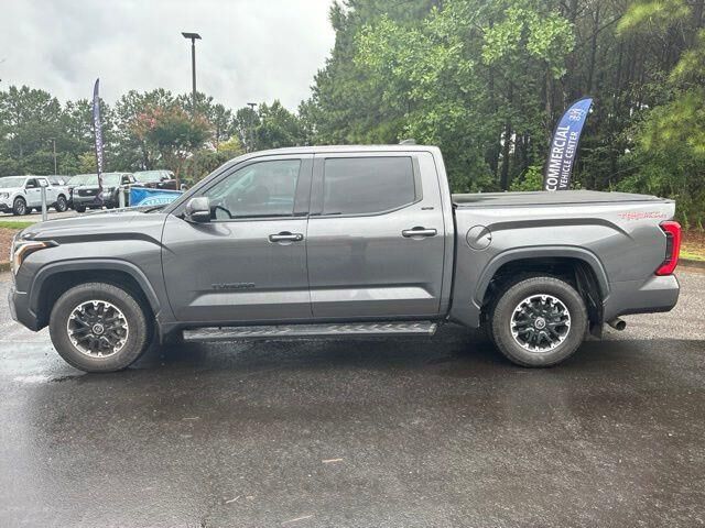 2022 Toyota Tundra SR5 — photo 1 of 22