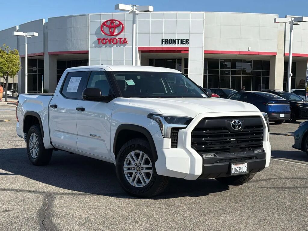 2022 Toyota Tundra SR5 — photo 1 of 13