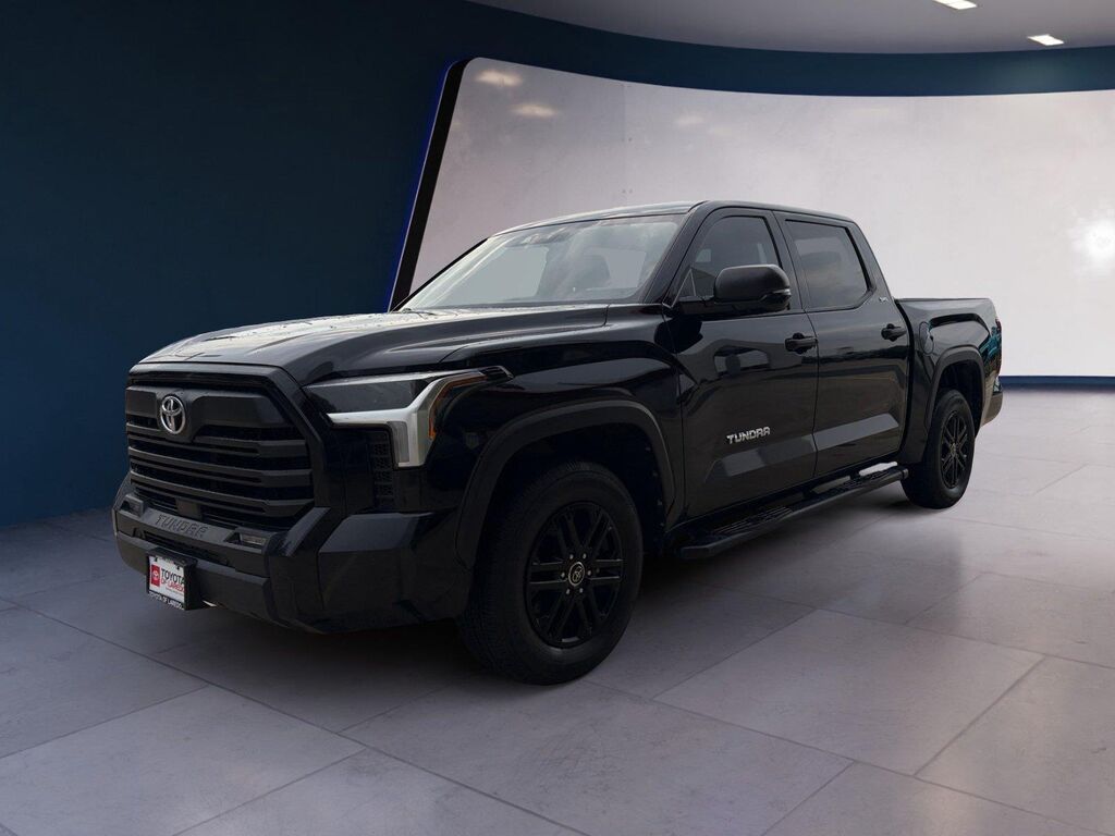 2022 Toyota Tundra SR5 — photo 1 of 13
