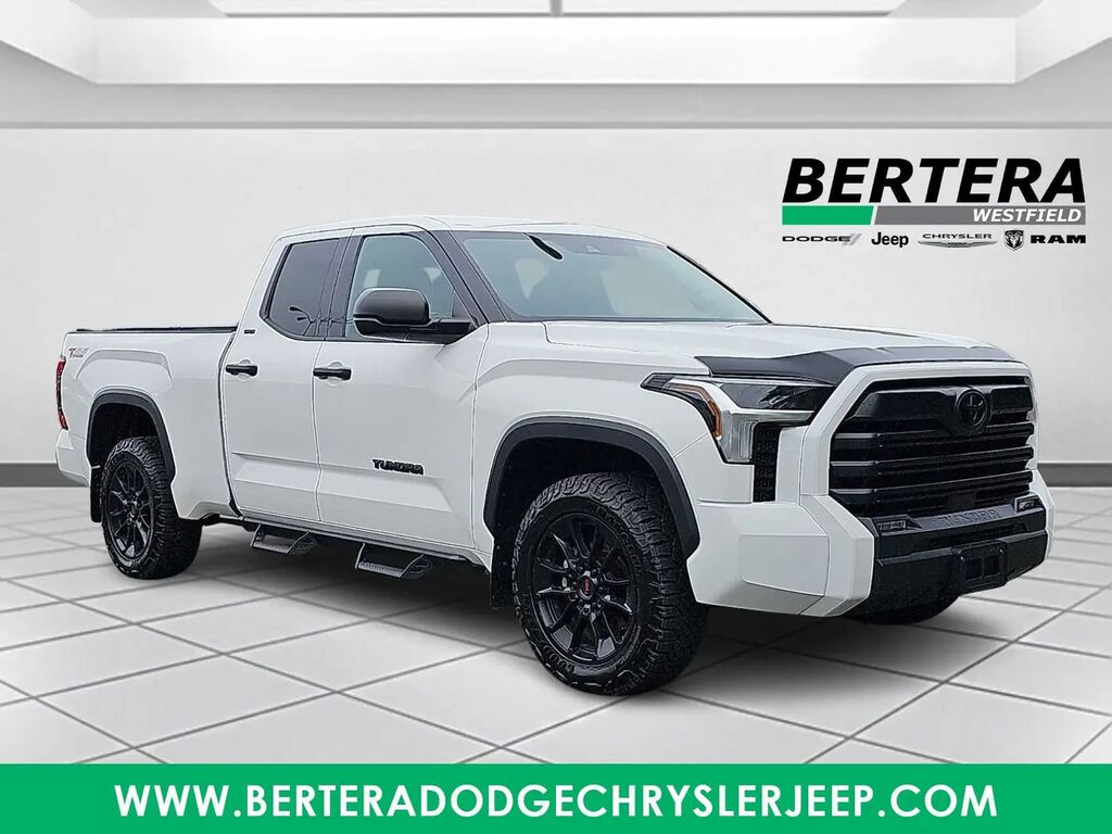 2023 Toyota Tundra SR5 — photo 1 of 13