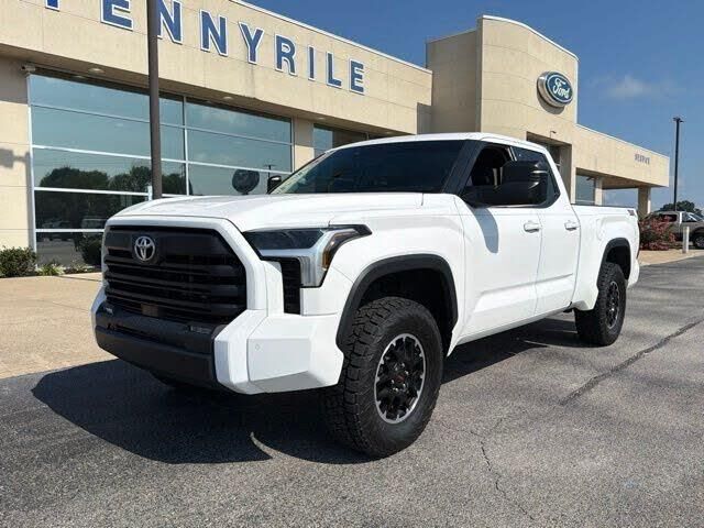 2023 Toyota Tundra SR5 — photo 1 of 1