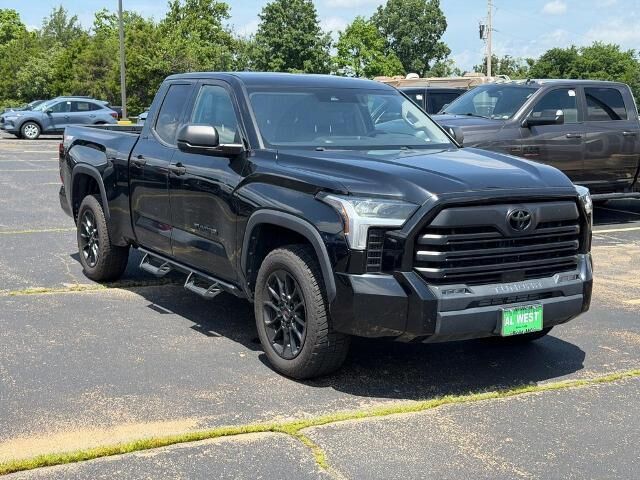 2023 Toyota Tundra SR5 — photo 1 of 13
