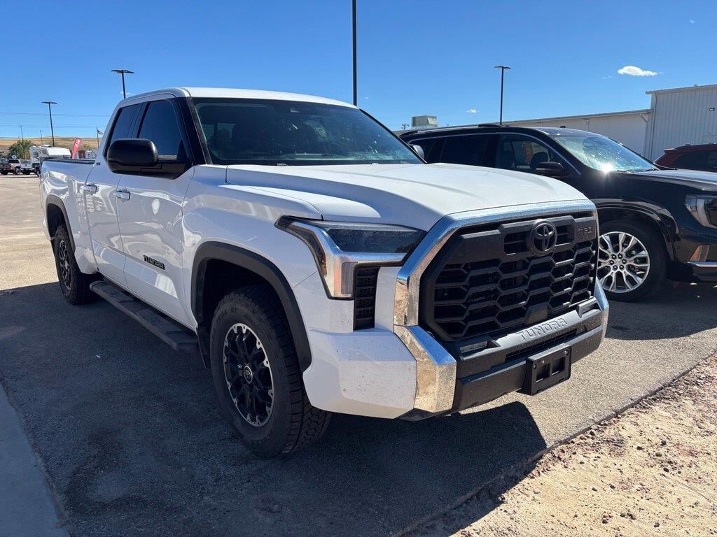 2023 Toyota Tundra SR5 — photo 1 of 6