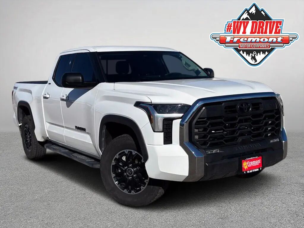2023 Toyota Tundra SR5 — photo 1 of 13