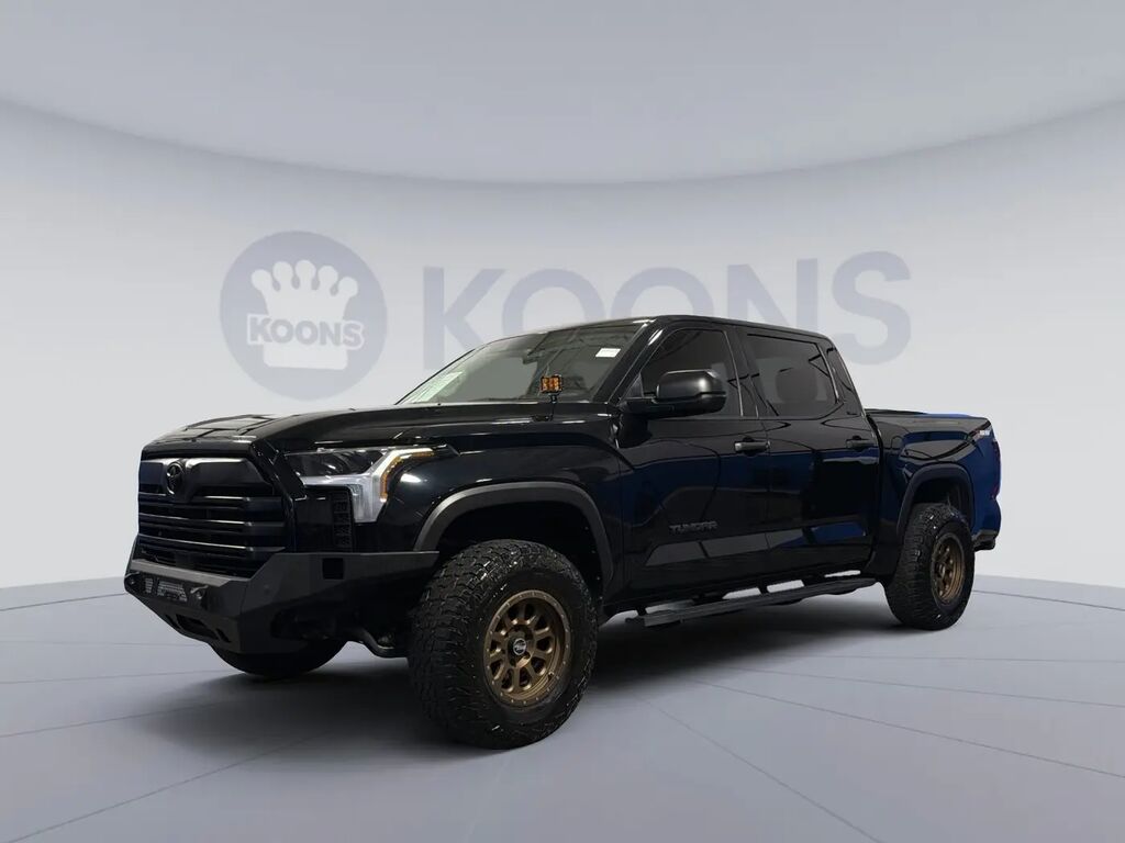2023 Toyota Tundra SR5 — photo 1 of 25