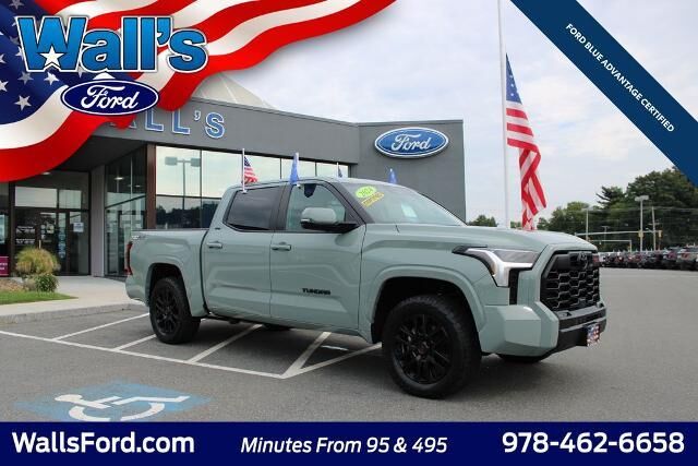 2024 Toyota Tundra SR5 — photo 1 of 13