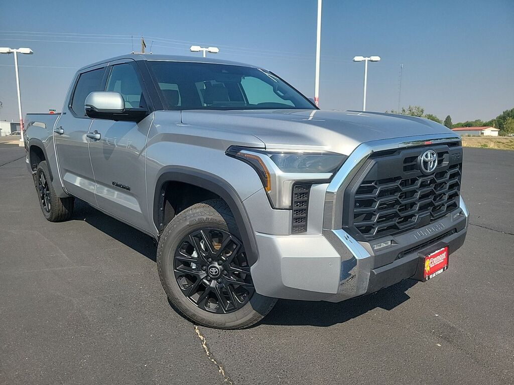 2025 Toyota Tundra 4WD SR5 — photo 1 of 13