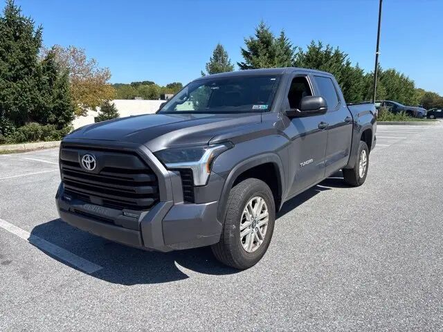 2025 Toyota Tundra SR5 — photo 1 of 10