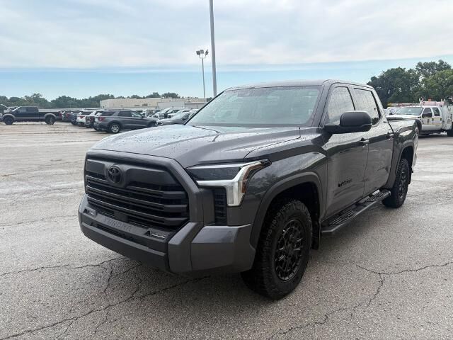 2025 Toyota Tundra SR5 — photo 1 of 13