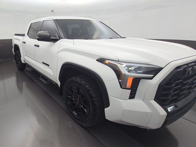 2023 Toyota Tundra 4WD SR5
