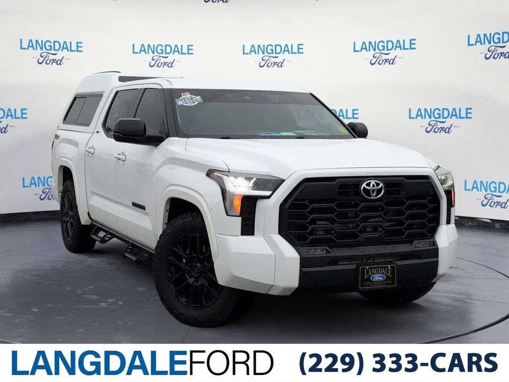 2024 Toyota Tundra SR5 — photo 1 of 13