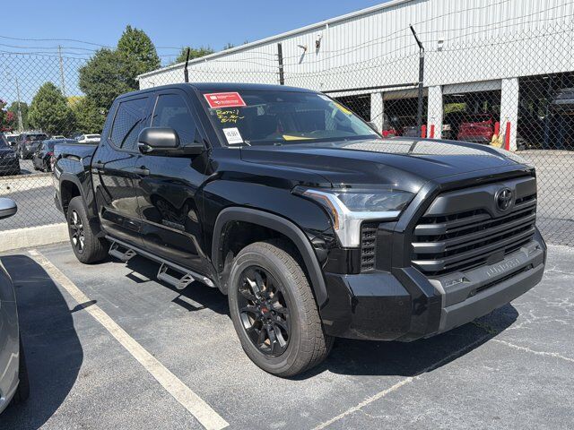 2024 Toyota Tundra 4WD SR5