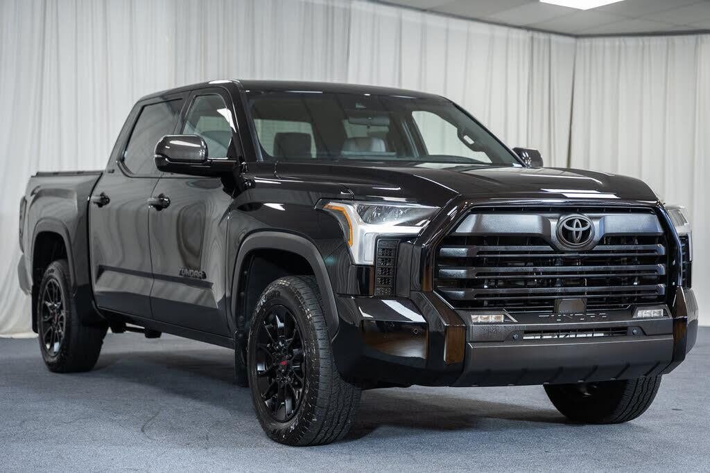 2025 Toyota Tundra SR5 — photo 1 of 1