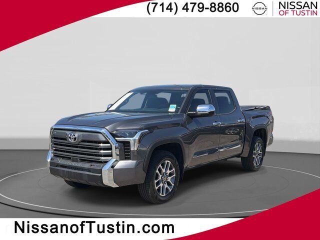 2022 Toyota Tundra 4WD SR5