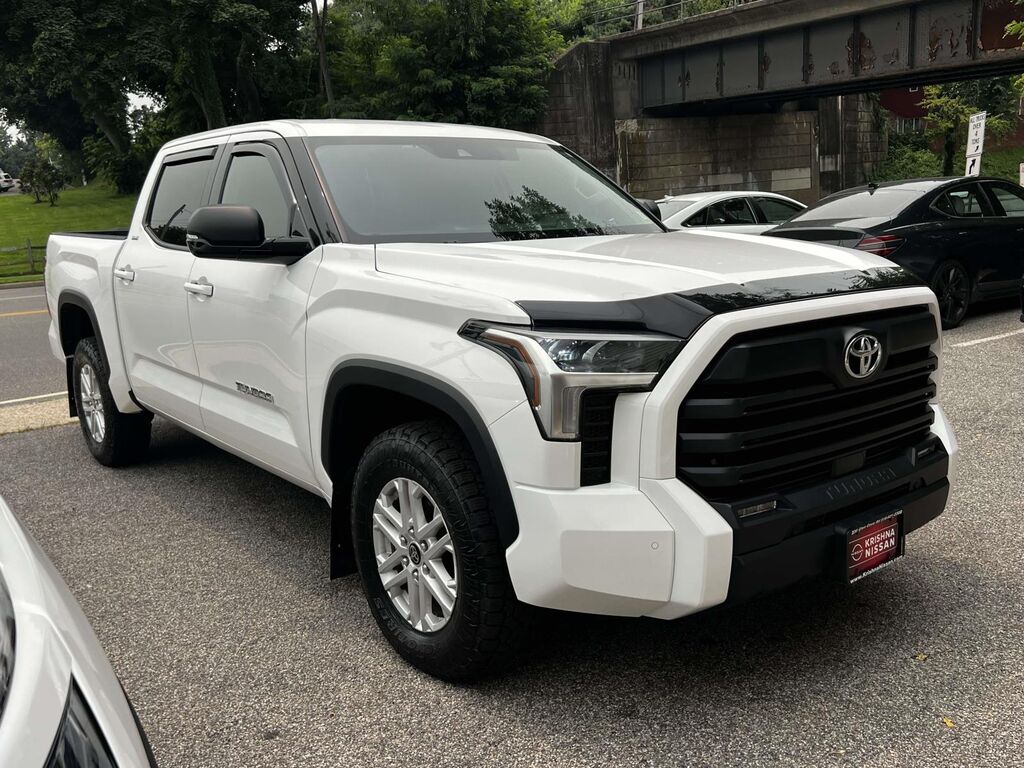 2023 Toyota Tundra 4WD SR5 — photo 1 of 13