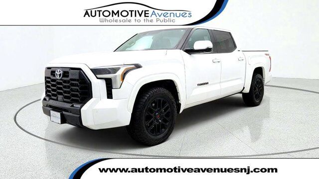 2023 Toyota Tundra 4WD SR5