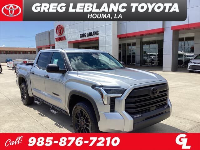 2024 Toyota Tundra SR5 — photo 1 of 13