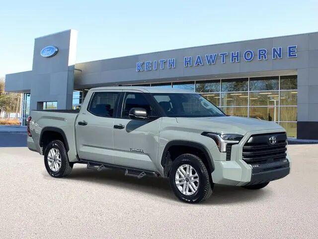 2024 Toyota Tundra SR5 — photo 1 of 15
