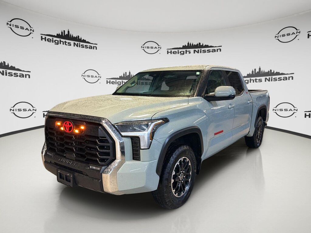 2024 Toyota Tundra SR5 — photo 1 of 39