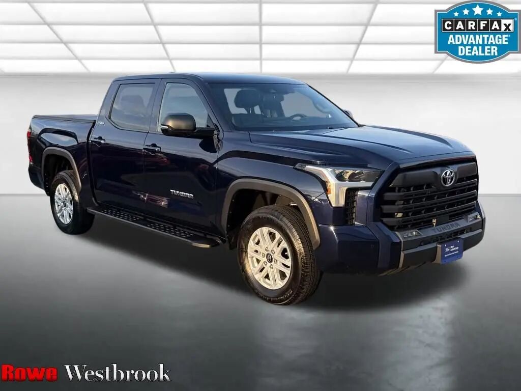 2025 Toyota Tundra SR5 — photo 1 of 40