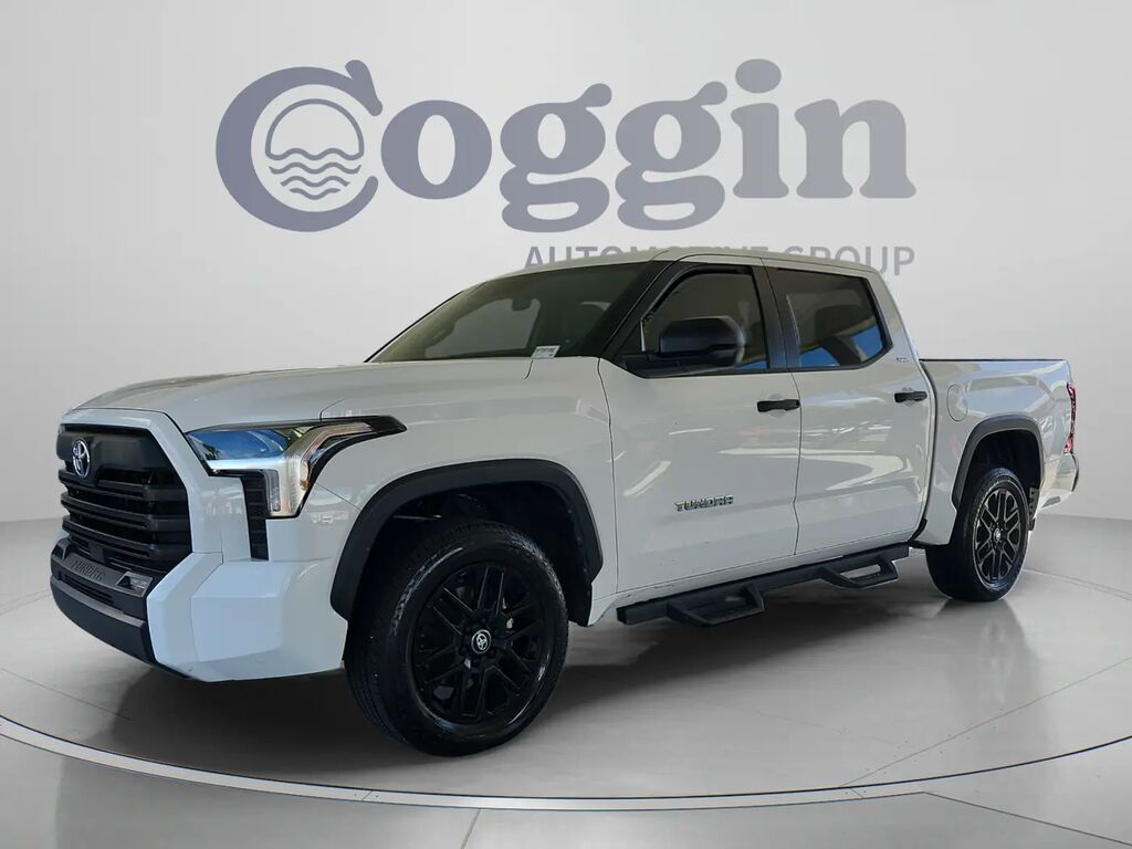 2025 Toyota Tundra SR5 — photo 1 of 13