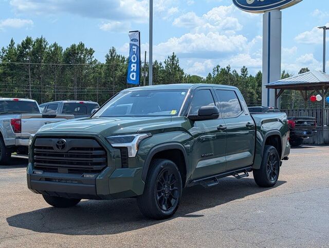 2023 Toyota Tundra SR5 — photo 1 of 2