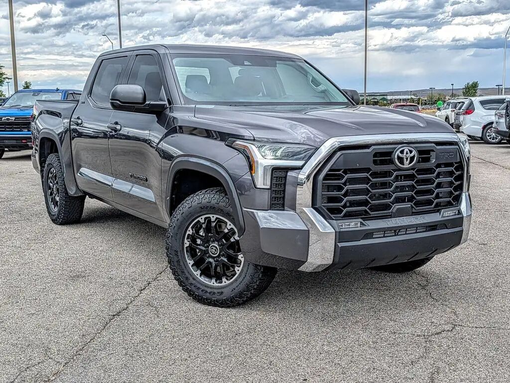 2023 Toyota Tundra SR5 — photo 1 of 14