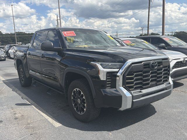 2023 Toyota Tundra 4WD SR5