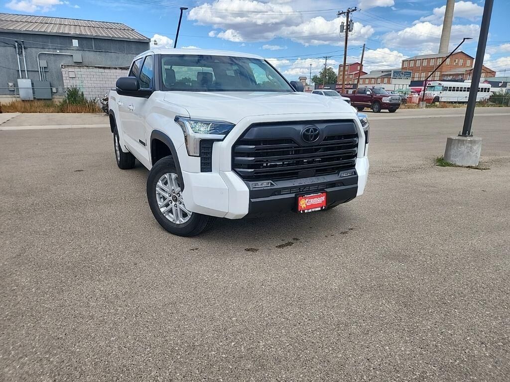 2024 Toyota Tundra SR5 — photo 1 of 13
