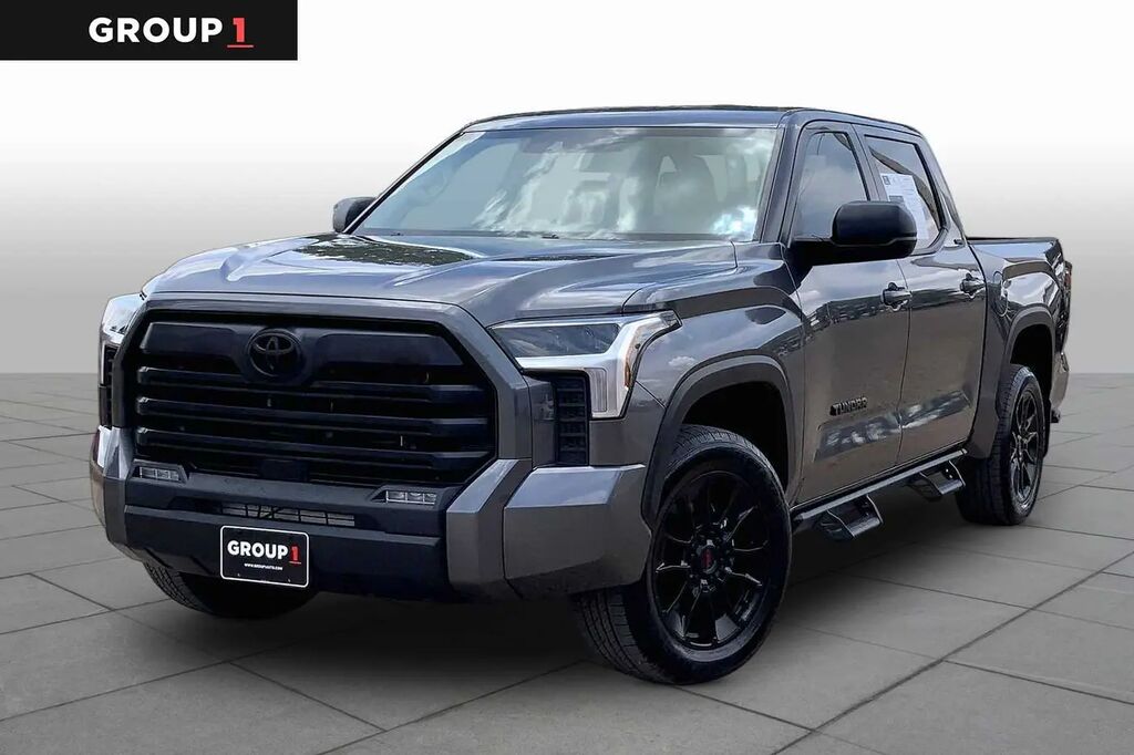 2024 Toyota Tundra SR5 — photo 1 of 12