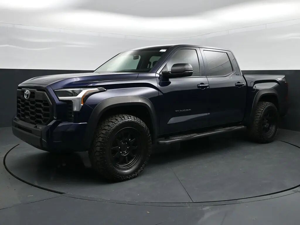 2024 Toyota Tundra SR5 — photo 1 of 14