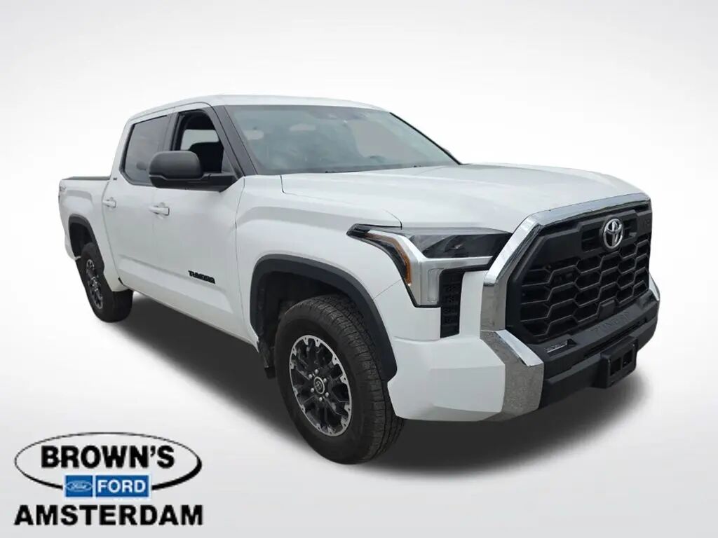 2024 Toyota Tundra SR5 — photo 1 of 13