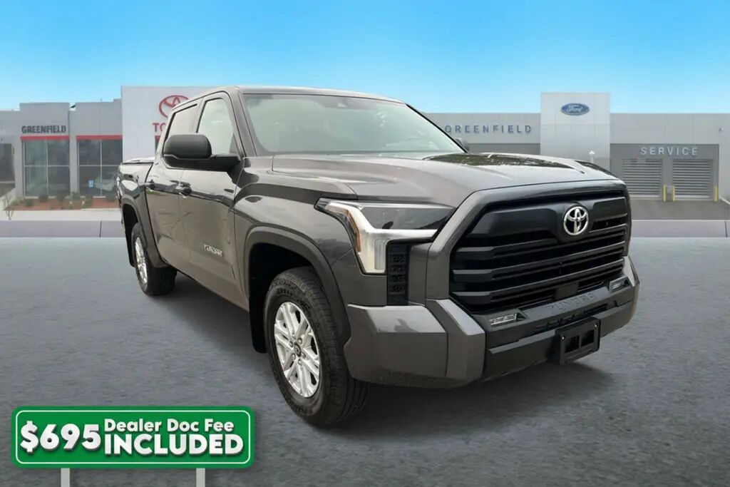 2025 Toyota Tundra SR5 — photo 1 of 13