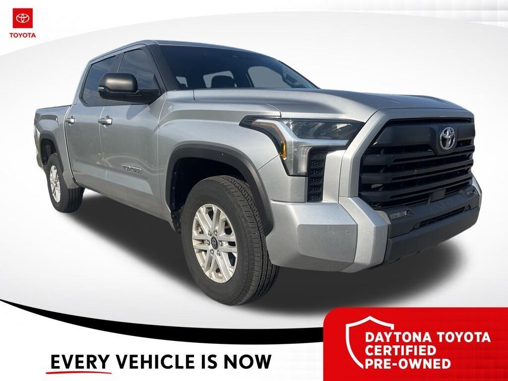 2025 Toyota Tundra SR5 — photo 1 of 39