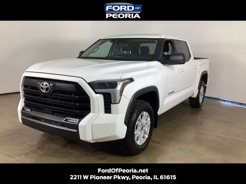 2022 Toyota Tundra SR5 — photo 1 of 14