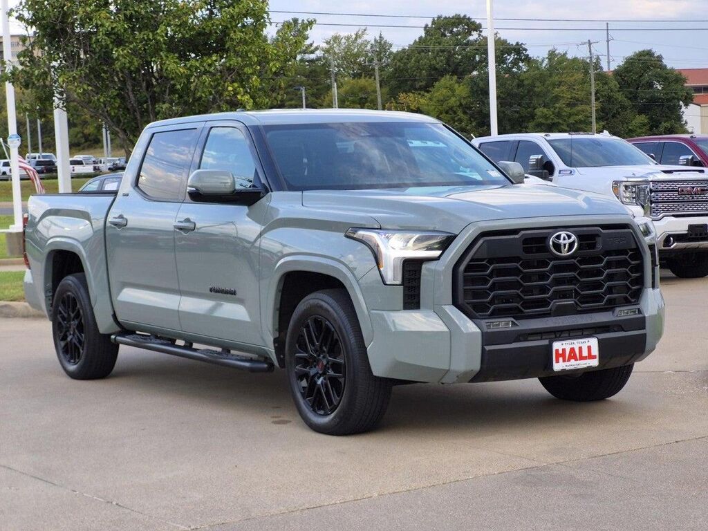 2022 Toyota Tundra SR5 — photo 1 of 13