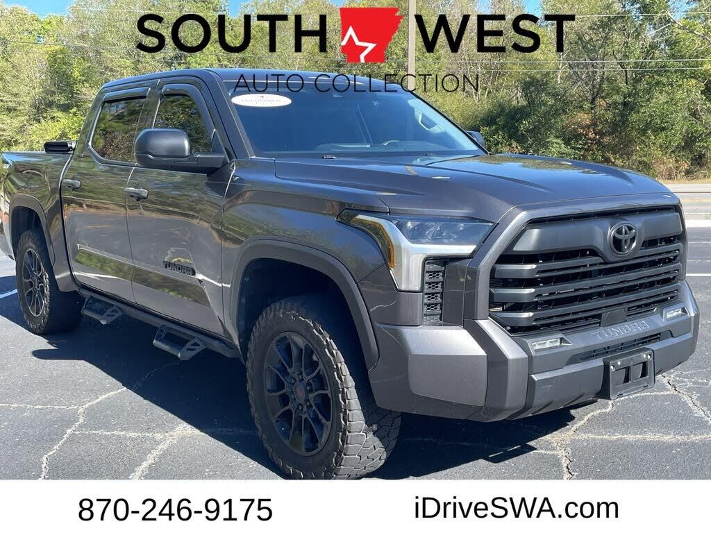 2022 Toyota Tundra SR5 — photo 1 of 1