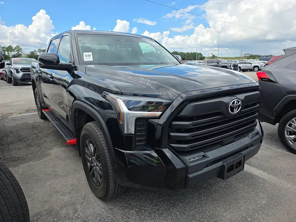 2024 Toyota Tundra SR5 — photo 1 of 10