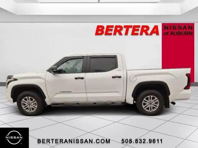 2024 Toyota Tundra SR5 — photo 1 of 13