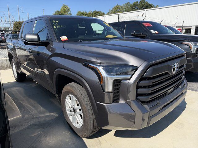 2025 Toyota Tundra 4WD SR5