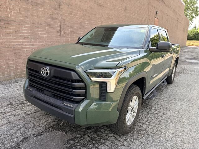 2022 Toyota Tundra SR5 — photo 1 of 13