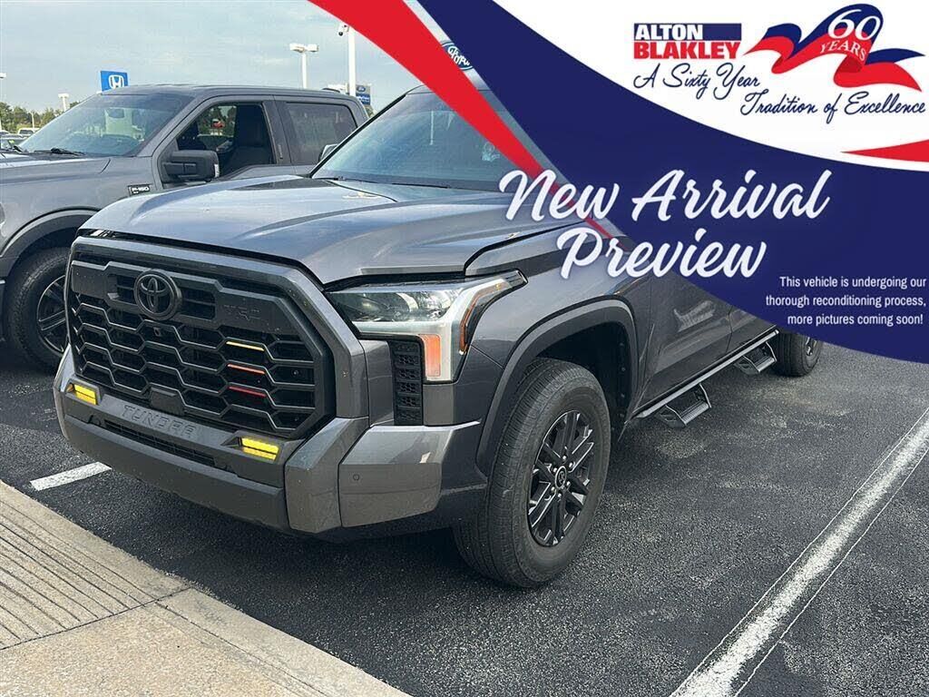 2024 Toyota Tundra SR5 — photo 1 of 14