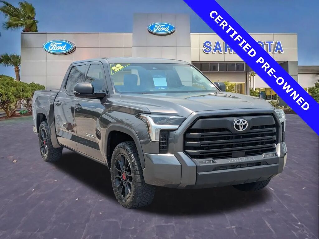 2022 Toyota Tundra SR5 — photo 1 of 14