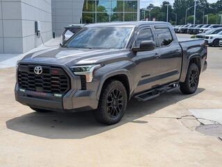 2022 Toyota Tundra SR5 — photo 1 of 13
