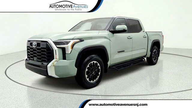 2023 Toyota Tundra 4WD SR5