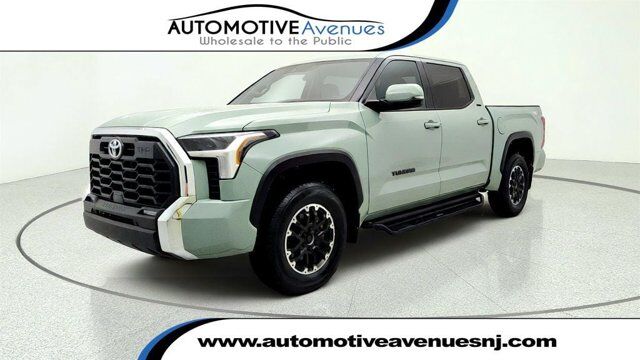 2023 Toyota Tundra 4WD SR5