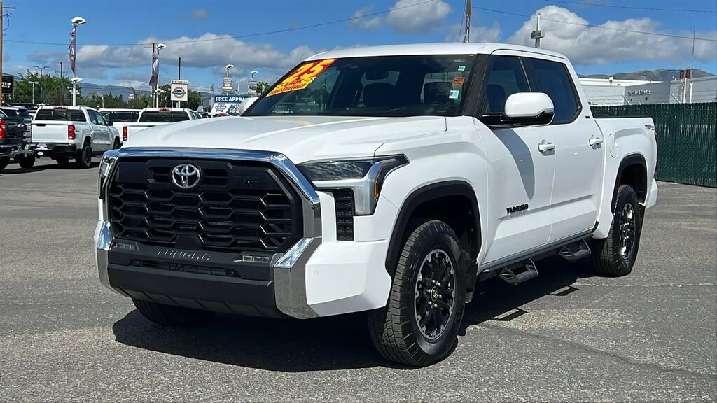 2025 Toyota Tundra SR5 — photo 1 of 13