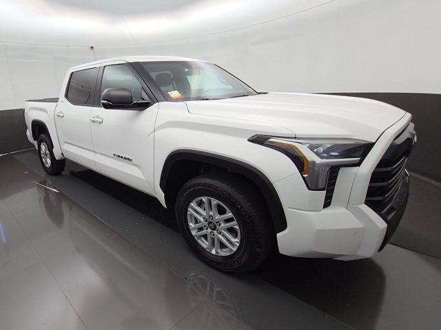 2025 Toyota Tundra 4WD SR5